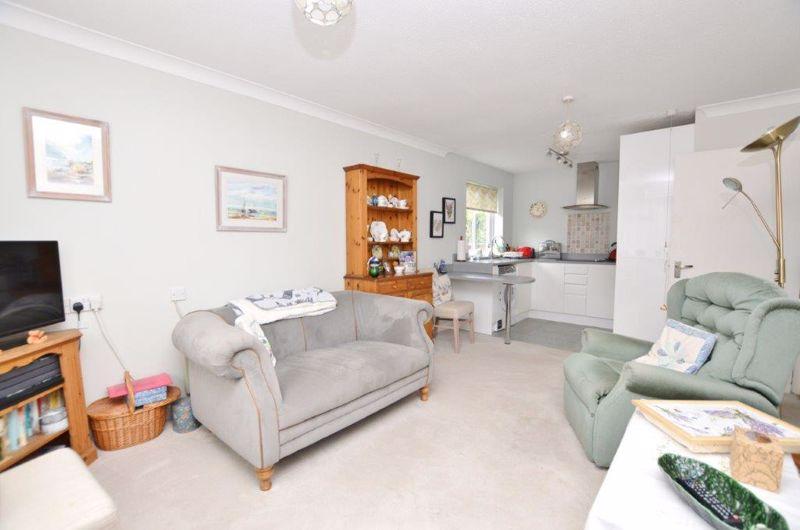 Stuart Court, Godalming 1 bed retirement property £135,000