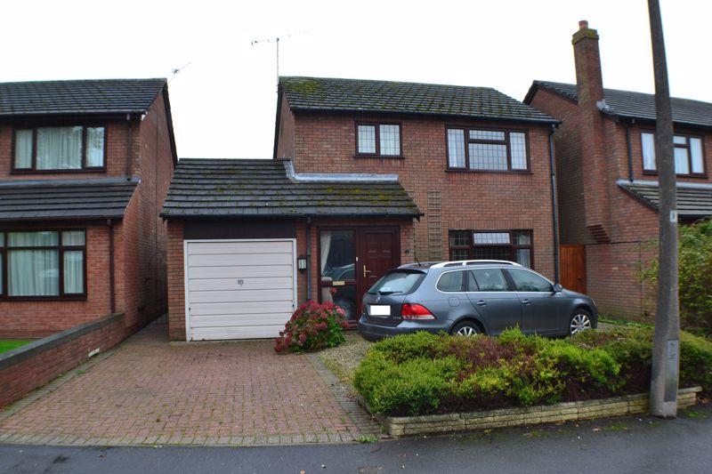 Bracken Drive, Wolvey 3 bed detached house £850 pcm (£196 pw)