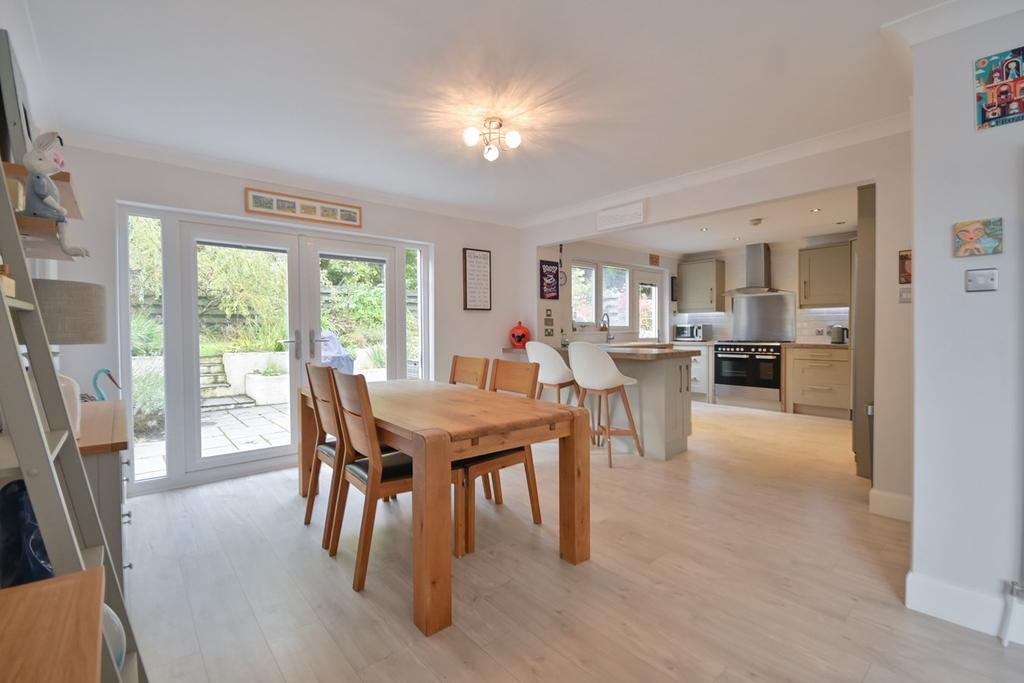 Ochiltree, Dunblane, FK15 5 bed detached house £420,000