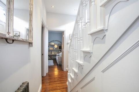 18 Rainbow Street, London, SE5 7TD