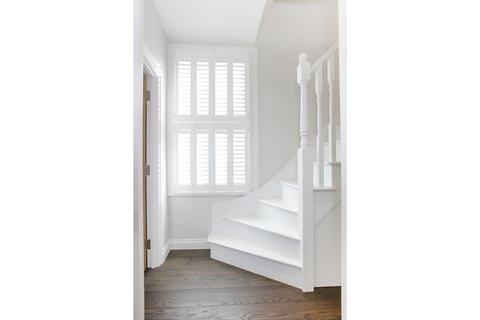18 Rainbow Street, London, SE5 7TD