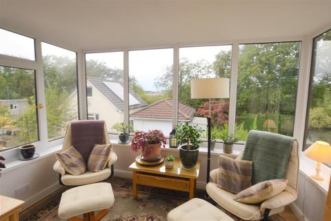 16 Clos Y Dderwen, Cross Hands, Llanelli, SA14 6RN
