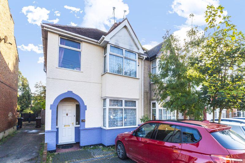 Whitton Road, Hounslow 3 bed semidetached house £1,898 pcm (£438 pw)