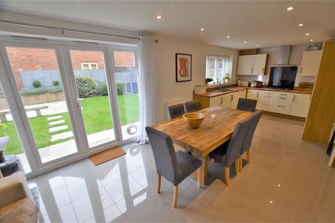 47 Broad Way, Upper Heyford, Bicester, OX25 5AD