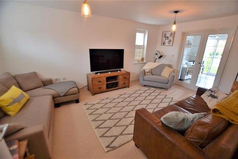 47 Broad Way, Upper Heyford, Bicester, OX25 5AD