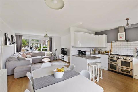 24 Thakeham Close, London, SE26 6HN
