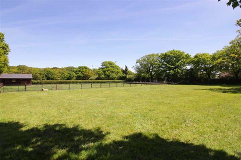 Holmwood Bashley Road, New Milton, BH25 5RY