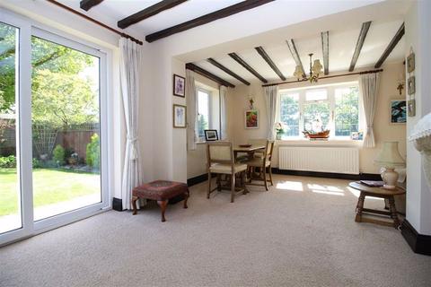 Holmwood Bashley Road, New Milton, BH25 5RY