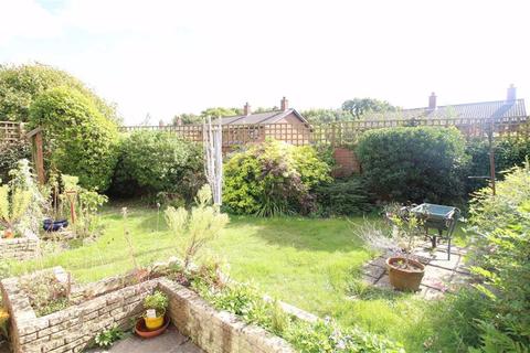 16 Benmore Close, New Milton, BH25 6UE