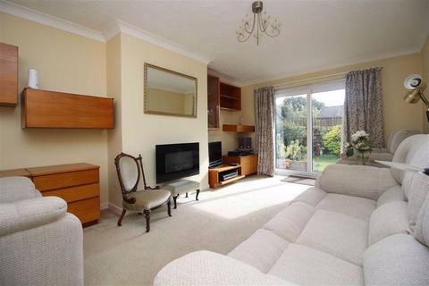 16 Benmore Close, New Milton, BH25 6UE