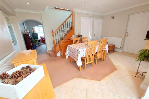 11 Caldy Walk, Stourport-on-severn, DY13 8QX