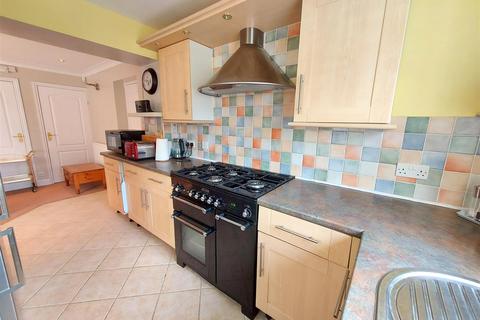 11 Caldy Walk, Stourport-on-severn, DY13 8QX