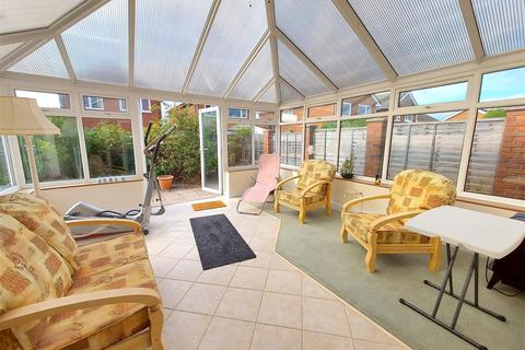11 Caldy Walk, Stourport-on-severn, DY13 8QX