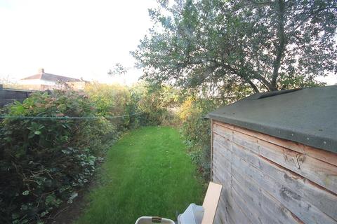 15 The Vineries, London, N14 4BH