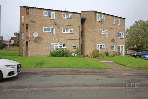 18 Peacocks, Harlow, CM19 5NY