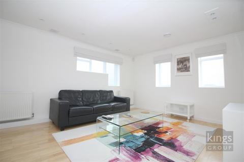 18 Peacocks, Harlow, CM19 5NY