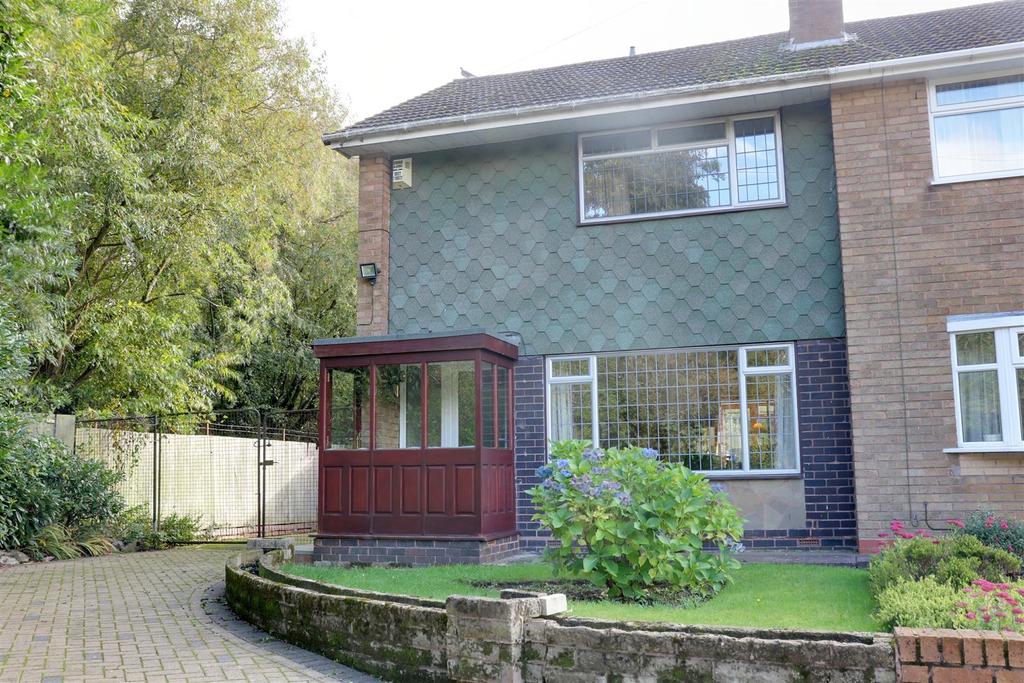 Bush Grove, Pelsall, Walsall 3 bed semidetached house £190,000