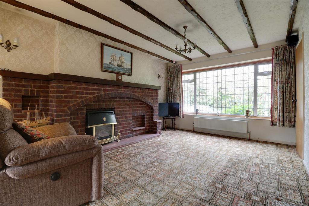 Bush Grove, Pelsall, Walsall 3 bed semidetached house £190,000