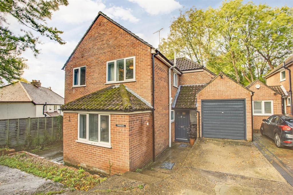 Westover Road, Downley, High 4 bed detached house £550,000