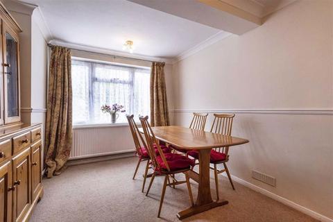 22 Chipstead Park, Sevenoaks, TN13 2SN