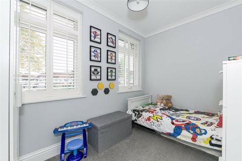 15a Sparrow Farm Road, Epsom, KT17 2JJ