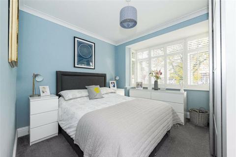 15a Sparrow Farm Road, Epsom, KT17 2JJ