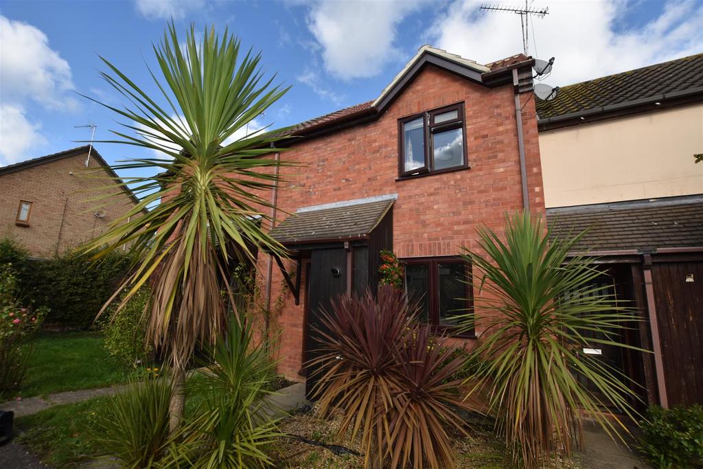 Coburg Place, South Woodham Ferrers 2 bed house £900 pcm (£208 pw)