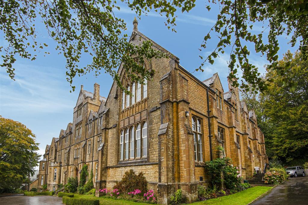 De Combe House, Crewkerne 3 bed apartment £250,000