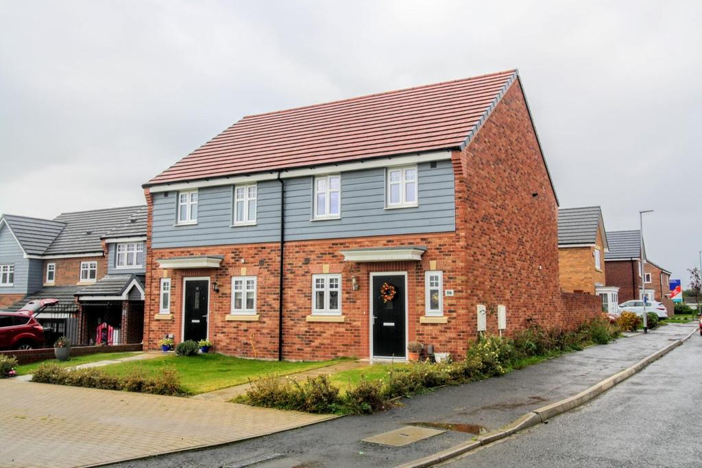 Goosepool Way, Middleton St. 3 bed semidetached house £185,000