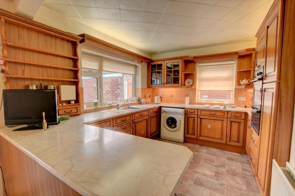 Westbury Close, Burnley 2 bed detached bungalow £185,000