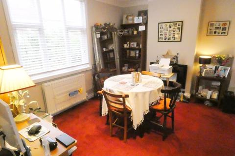 28 Walter Walk, Edgware, HA8 9ES