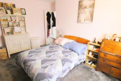 28 Walter Walk, Edgware, HA8 9ES