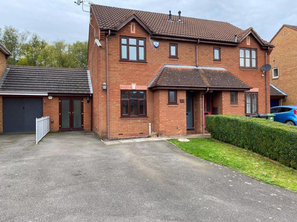 Exbury Way, Nuneaton, CV11 4RY 3 bed semidetached house £825 pcm (£