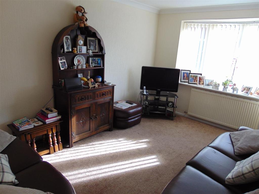 Rischale Way, Rushall 2 bed semidetached house £169,950