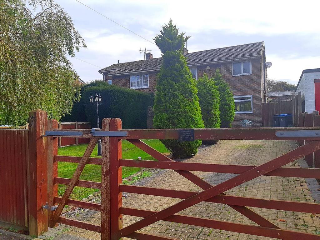 Chance Meadow, Guston, Dover 3 bed semidetached house £295,000