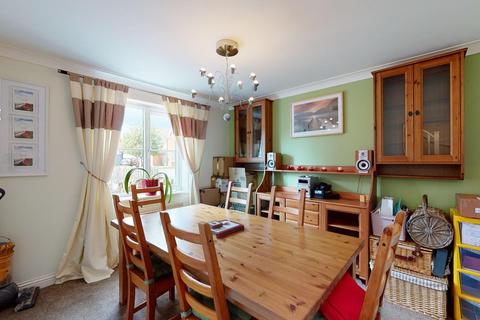 8 Ardent Road, Whitfield, Dover, CT16 2GH
