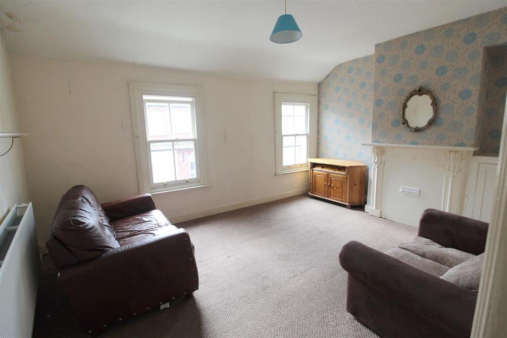 Rhyl Road, Denbigh 1 bed flat £385 pcm (£89 pw)