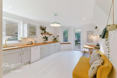 40 Cotesbach Road, London, E5 9QJ