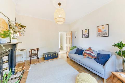 40 Cotesbach Road, London, E5 9QJ