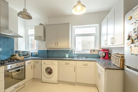 24 Rastell Avenue, London, SW2 4XP