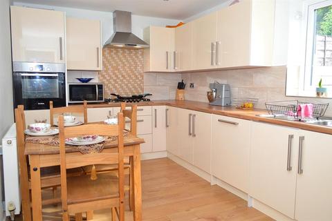 25 Amberwood, Chadderton, Oldham, OL9 9SG