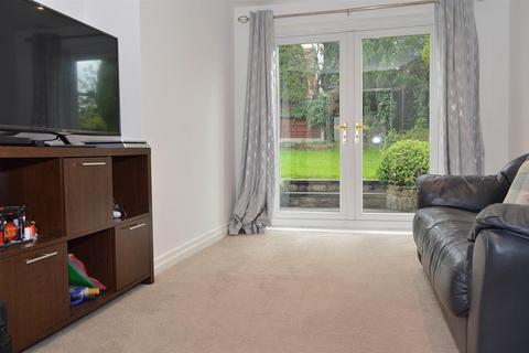 25 Amberwood, Chadderton, Oldham, OL9 9SG