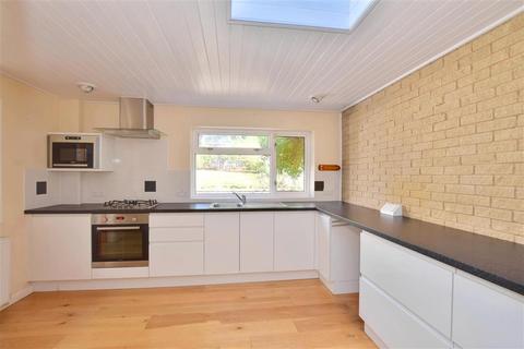 100 Hunt Road, Tonbridge, TN10 4BQ