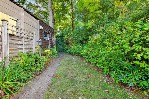 100 Hunt Road, Tonbridge, TN10 4BQ