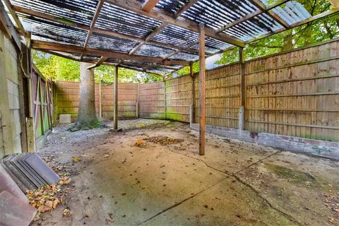 100 Hunt Road, Tonbridge, TN10 4BQ
