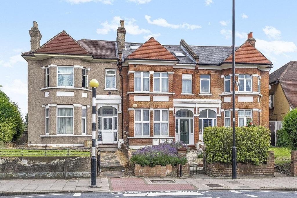 Greyhound Lane, Streatham 2 bed flat £400,000