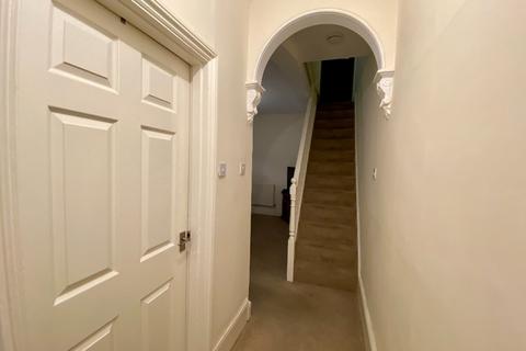 121 Faringdon Road, Swindon, SN1 5DJ