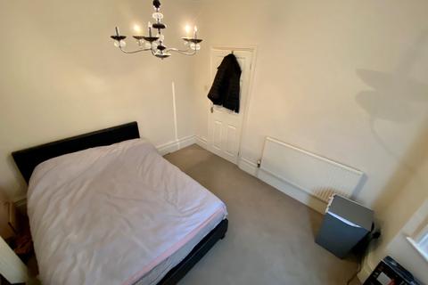 121 Faringdon Road, Swindon, SN1 5DJ