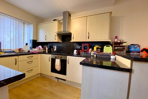 121 Faringdon Road, Swindon, SN1 5DJ