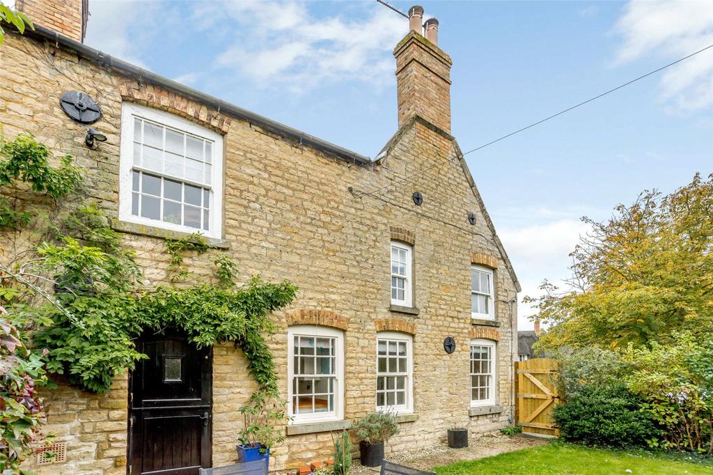 Duck Street, Elton, Huntingdonshire, PE8 3 bed semidetached house £